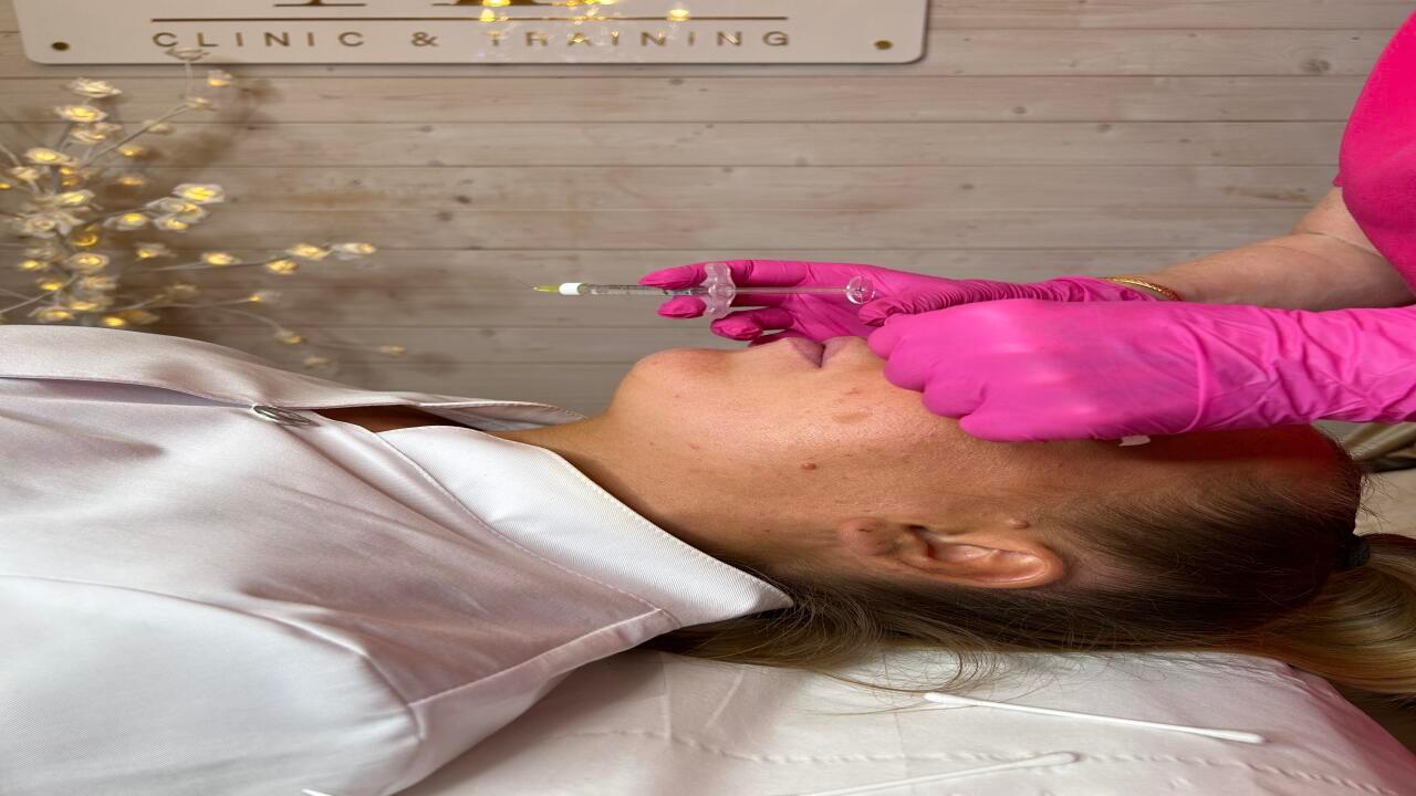 Essex Advanced beauty image 2